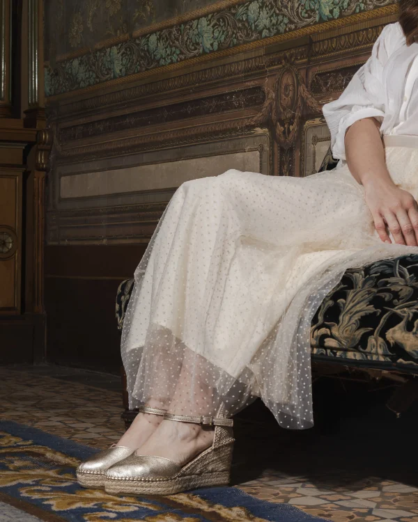 Cuña dorada Camila deluxe (15) Estilosa cuña alta corada mate