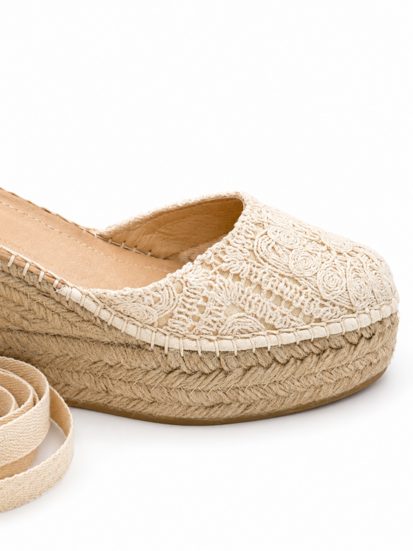 Brenda Crochet Beige