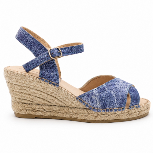 BBE8FF6C-ADC8-4F75-86B4-94A167A6D98F Marita azul